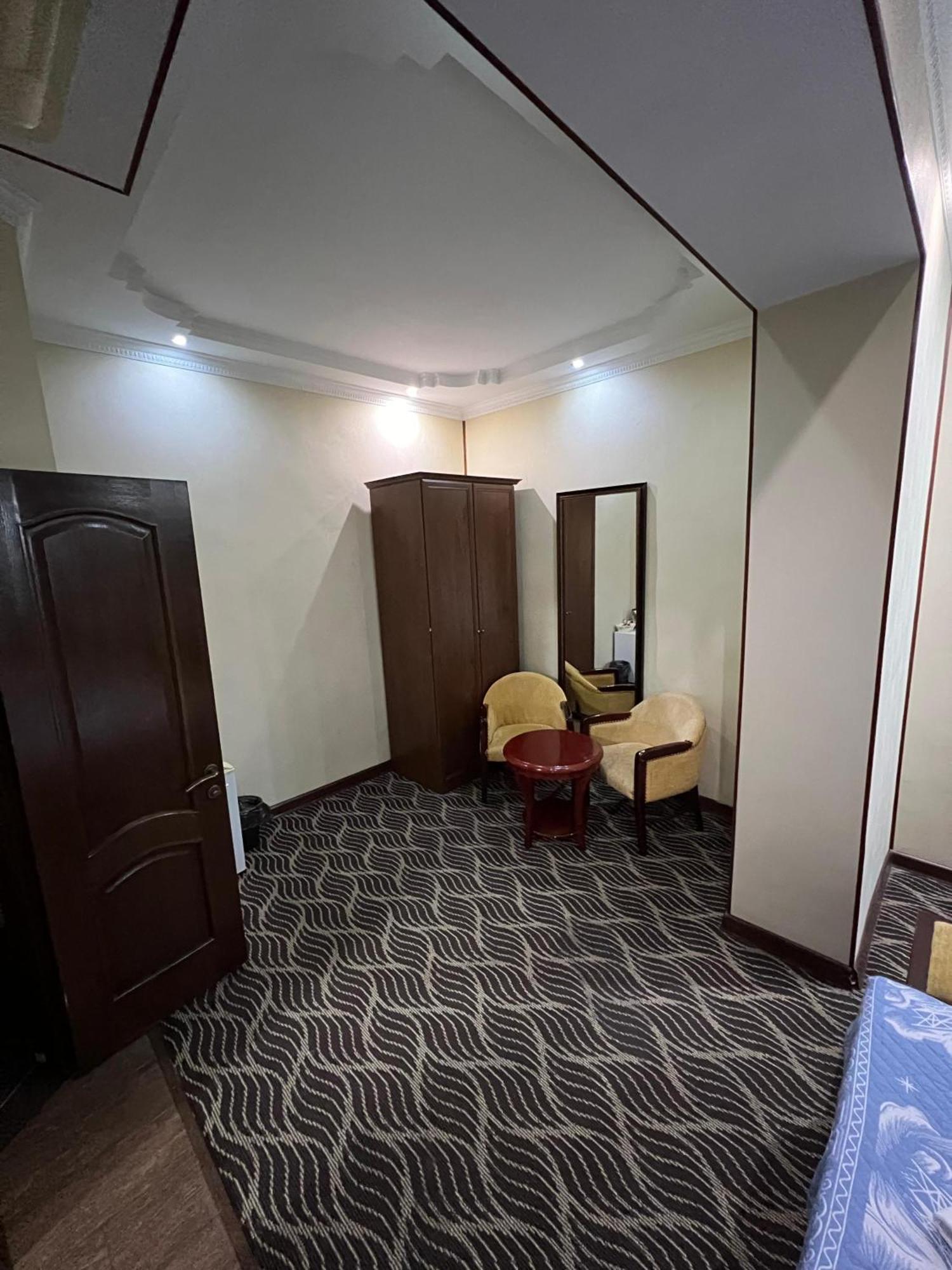 Sary Arka Hotel Simkent Kamer foto